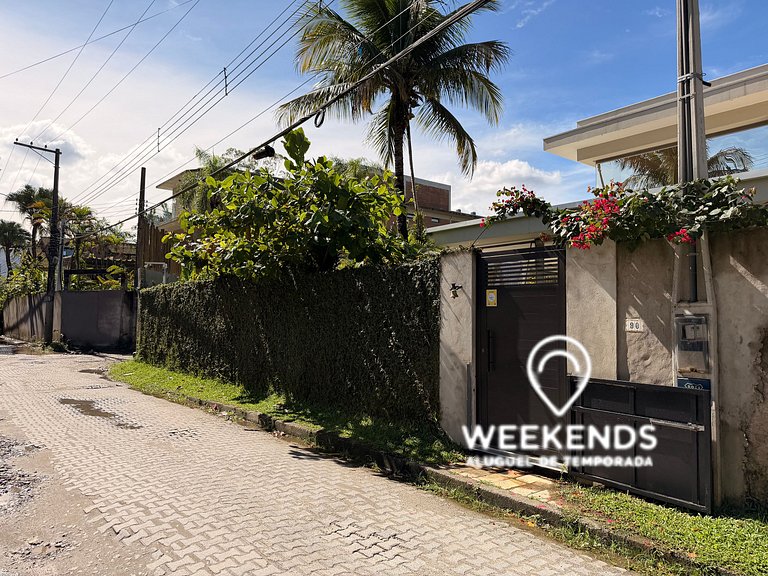 Casa Azaleia - a 300 metros da praia de Camburi